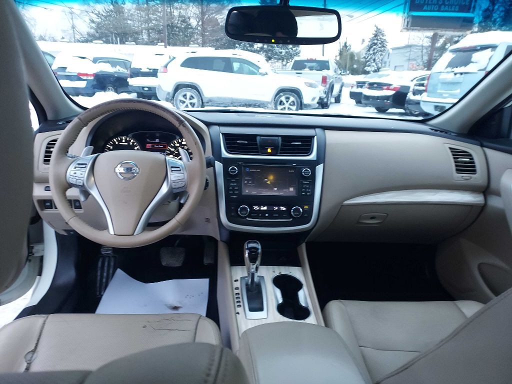 2016 Nissan Altima Image 14