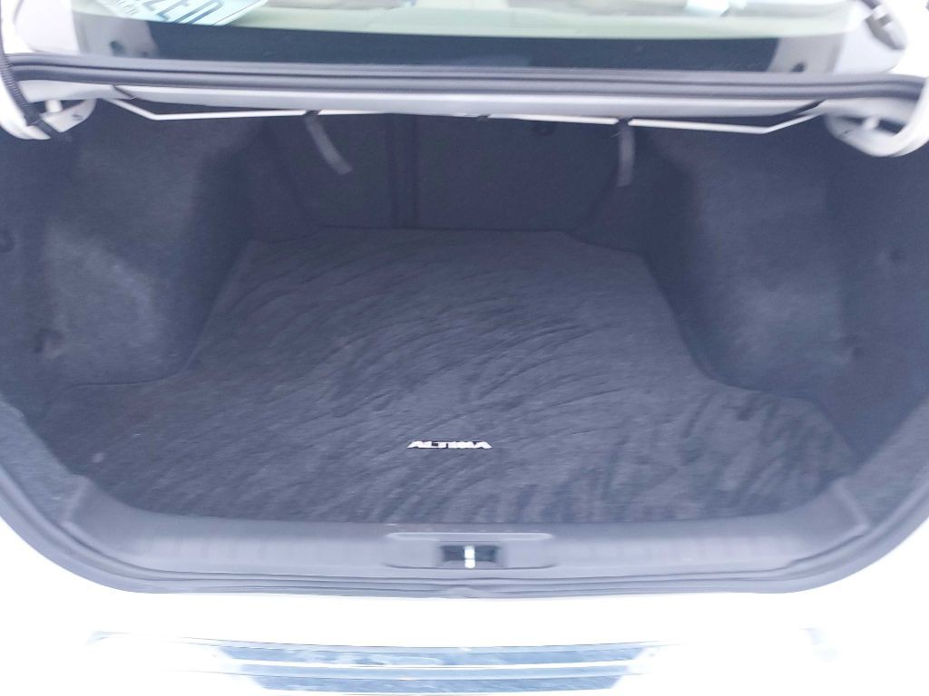 2016 Nissan Altima Image 15