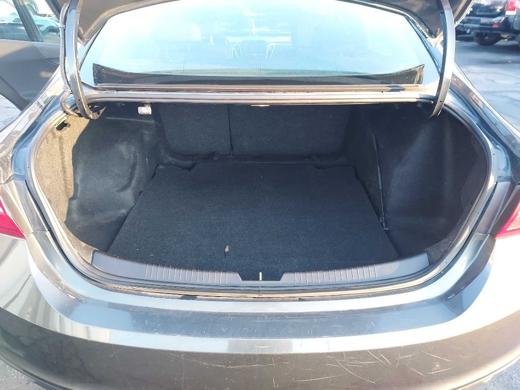 2017 Chevrolet Malibu Image 13