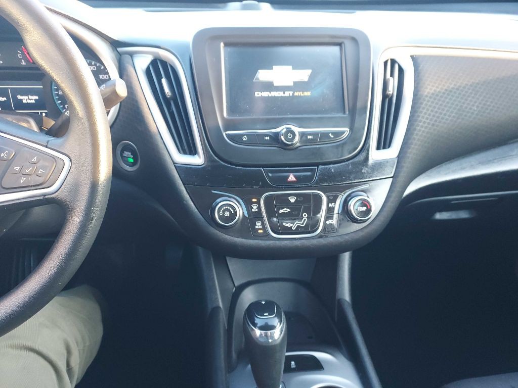 2017 Chevrolet Malibu Image 15