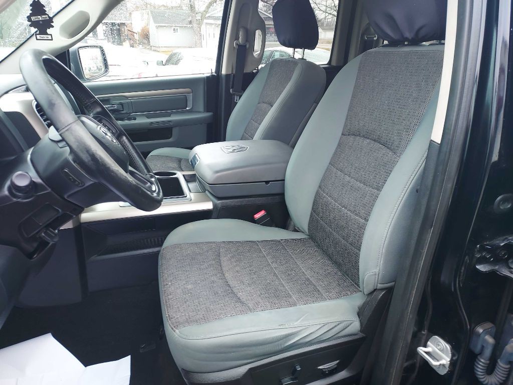 2014 RAM 1500 Image 9