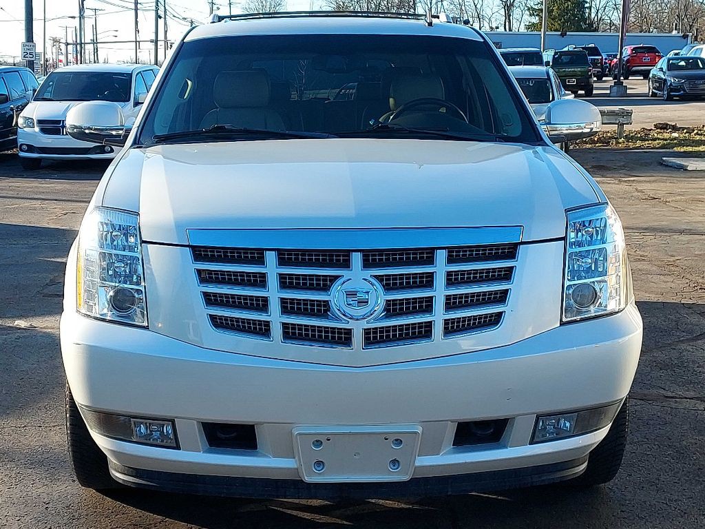 2011 Cadillac Escalade Image 6