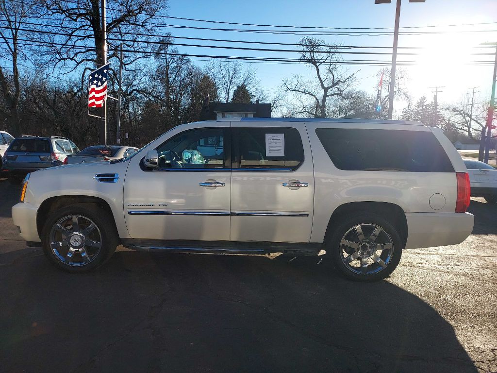 2011 Cadillac Escalade Image 8