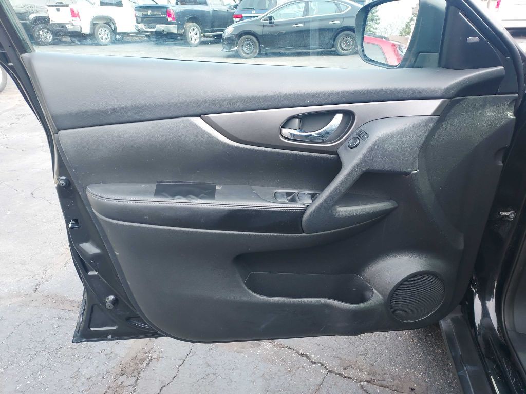 2016 Nissan Rogue Image 11