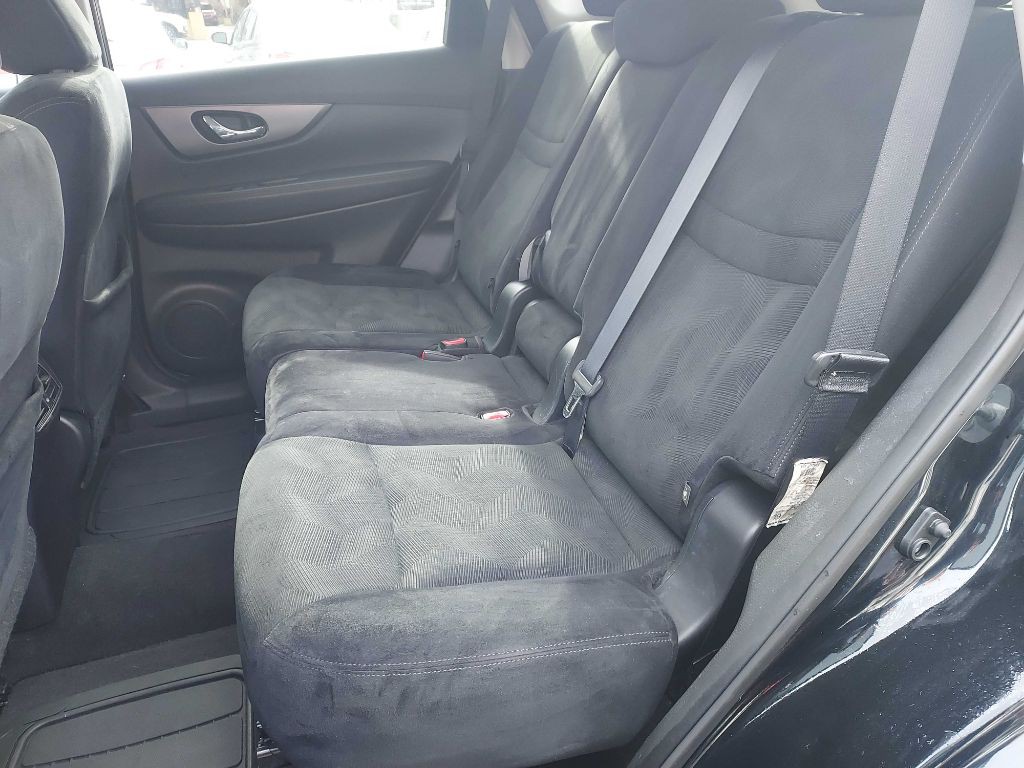 2016 Nissan Rogue Image 13