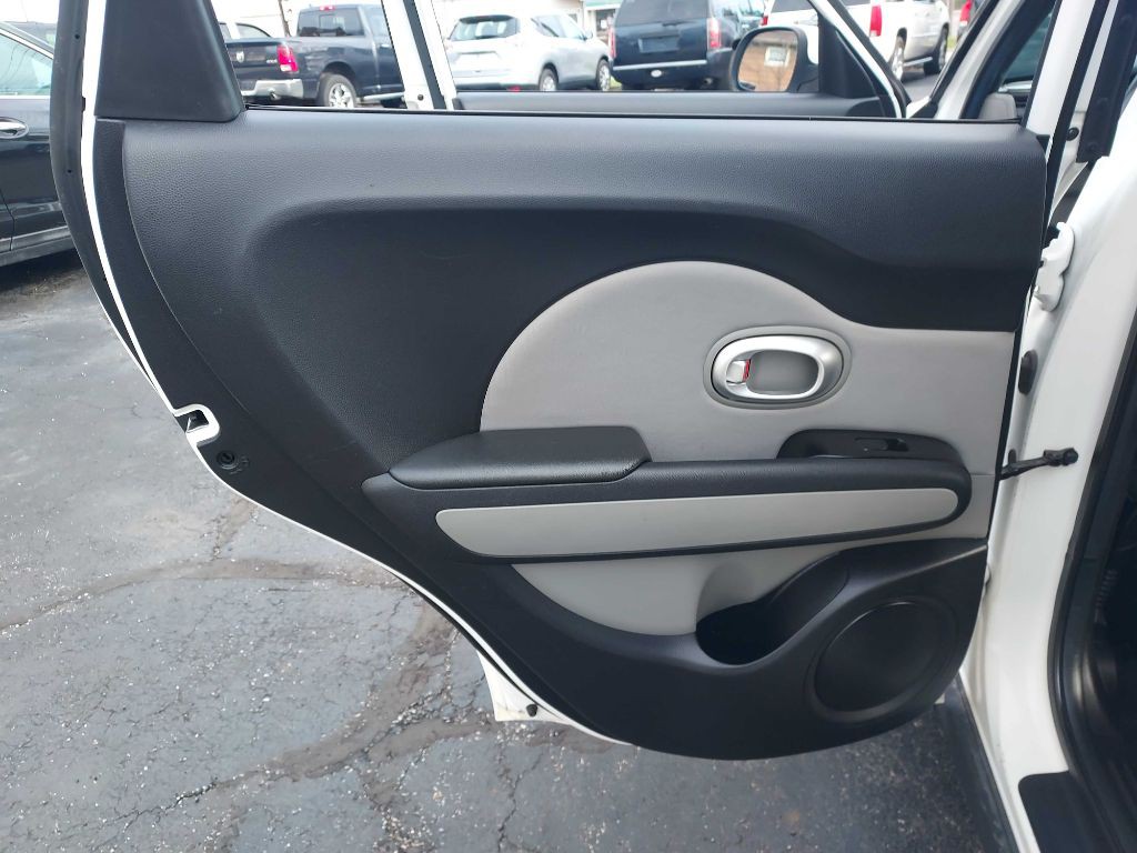 2015 Kia Soul Image 13