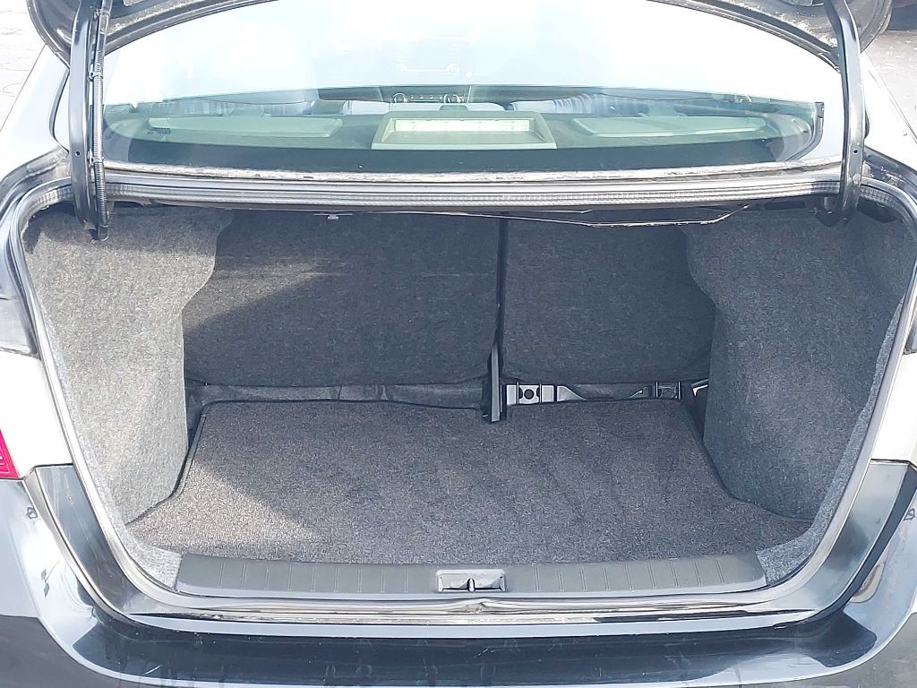 2016 Nissan Sentra Image 9