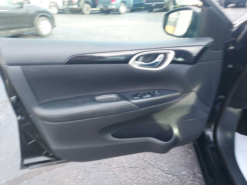 2016 Nissan Sentra Image 11