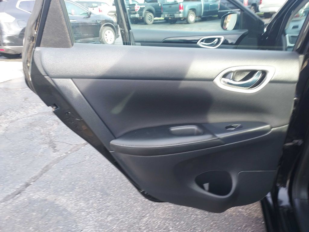 2016 Nissan Sentra Image 13