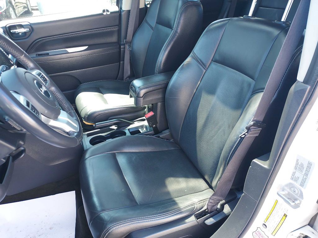 2016 Jeep Compass Image 10