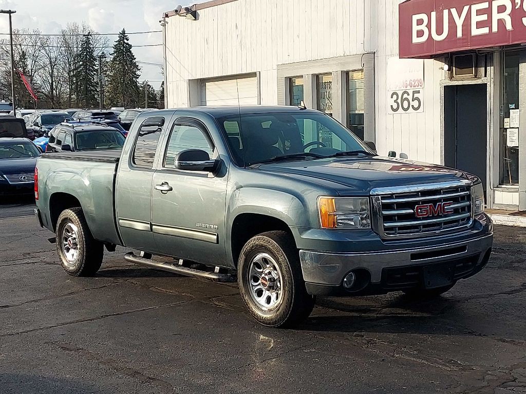 2010 GMC Sierra Image 2