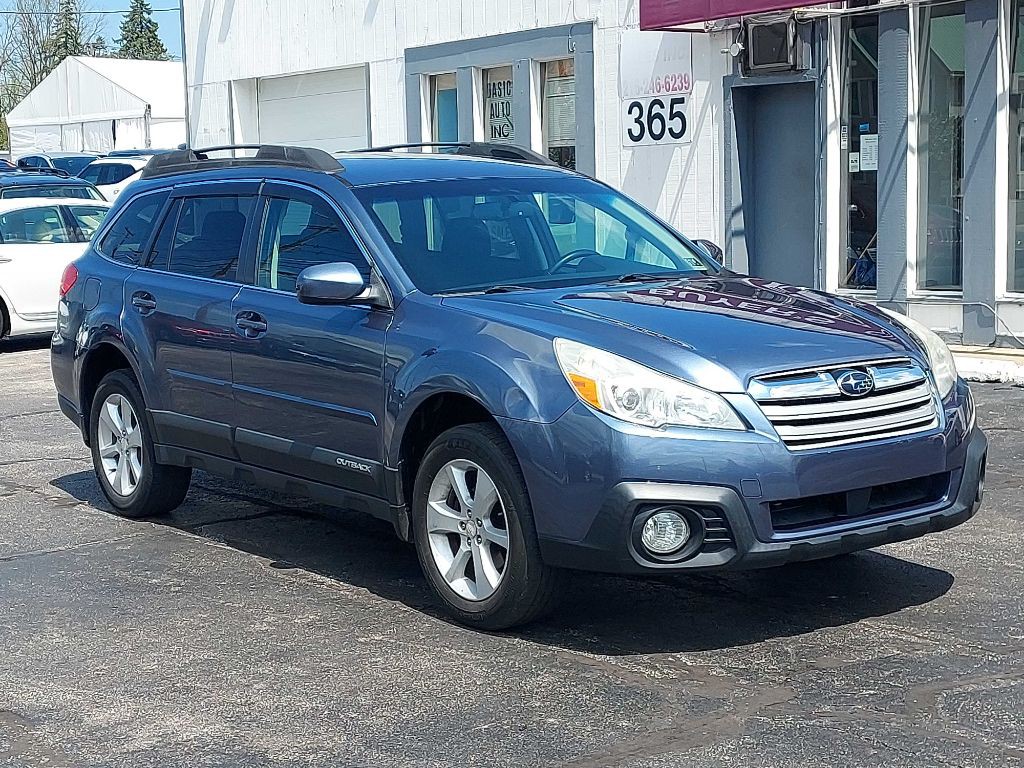 2013 Subaru Outback Image 2