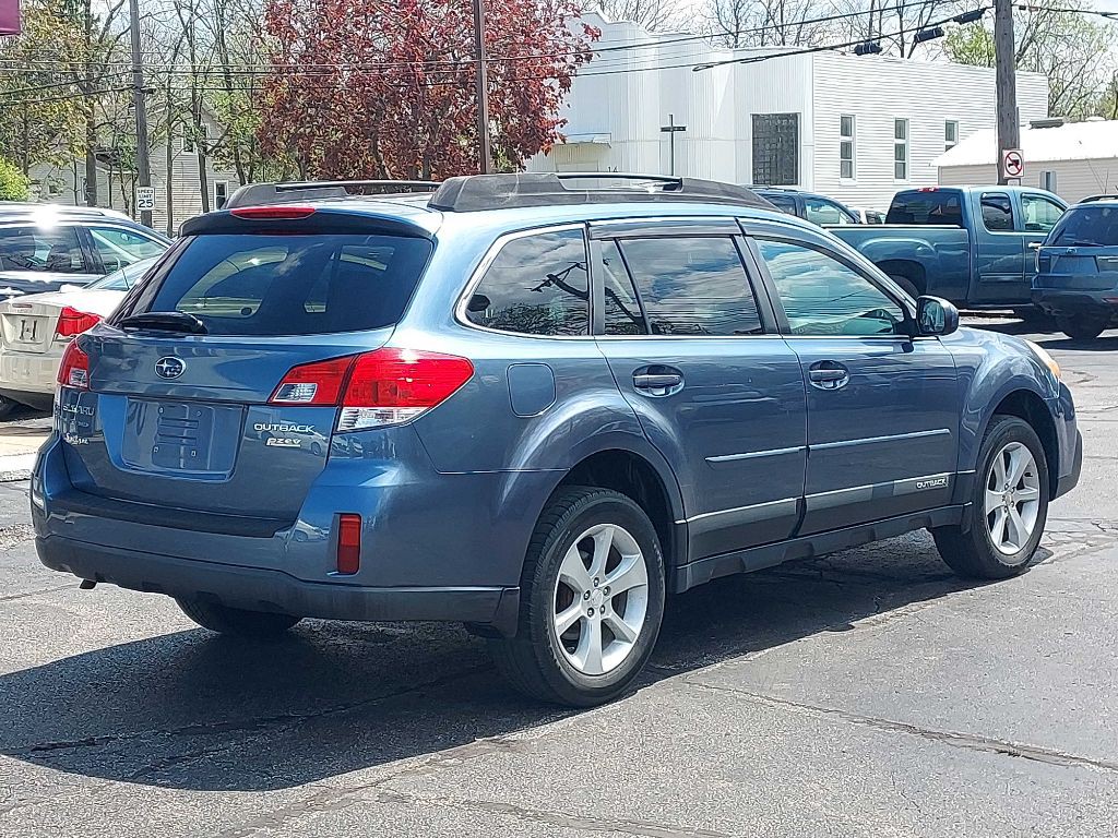 2013 Subaru Outback Image 4