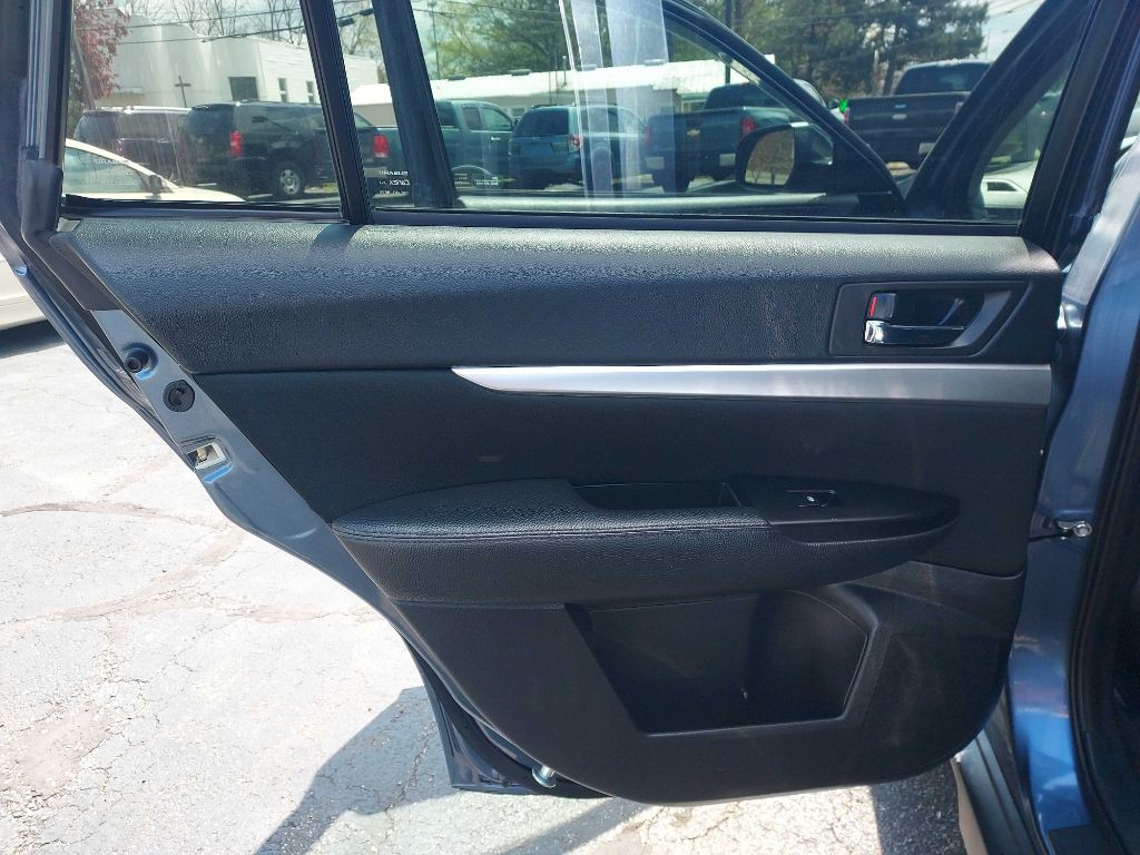 2013 Subaru Outback Image 12