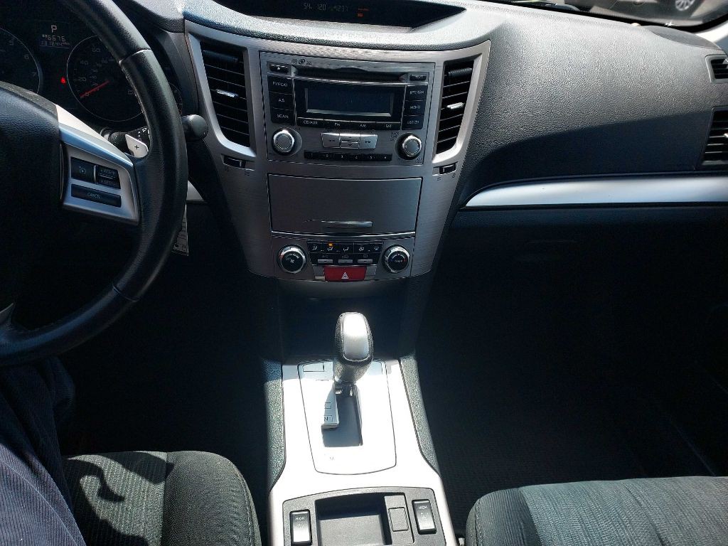 2013 Subaru Outback Image 15