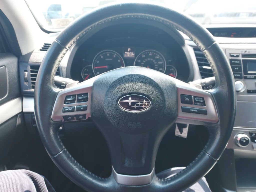 2013 Subaru Outback Image 17