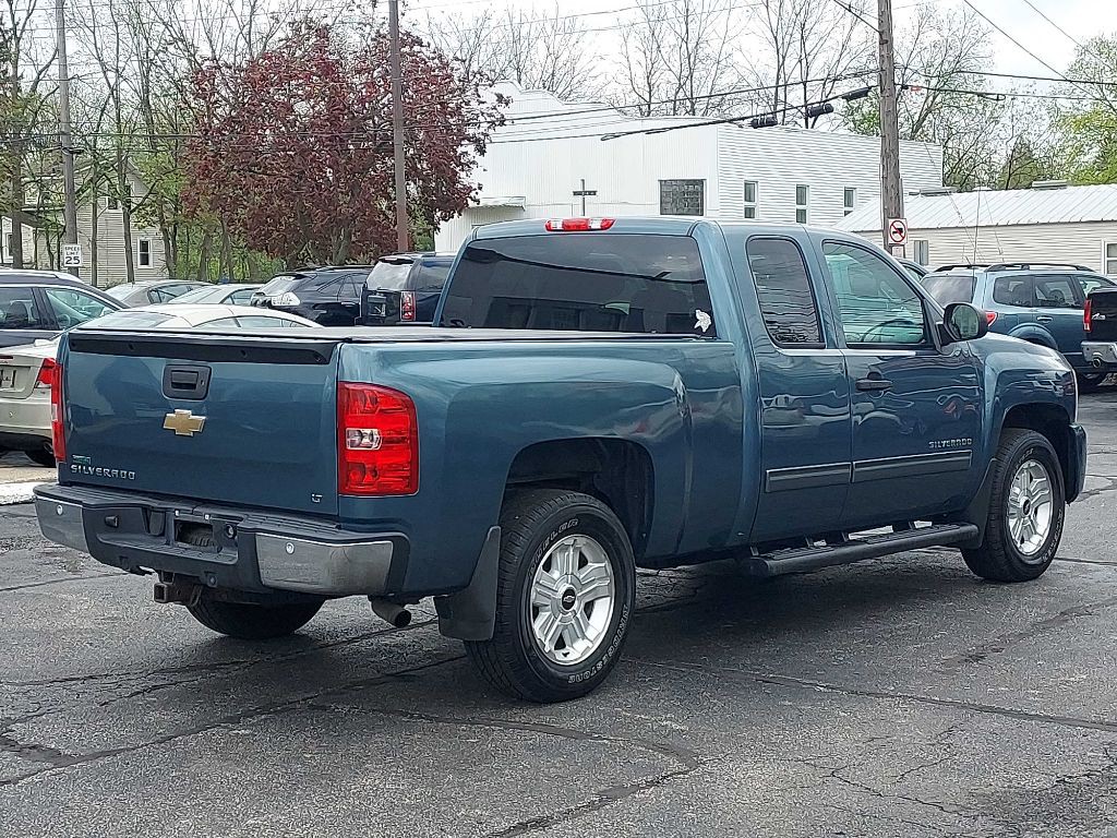 2011 Chevrolet Silverado 1500 Image 3