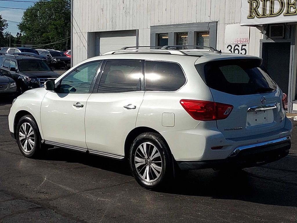 2017 Nissan Pathfinder Image 4