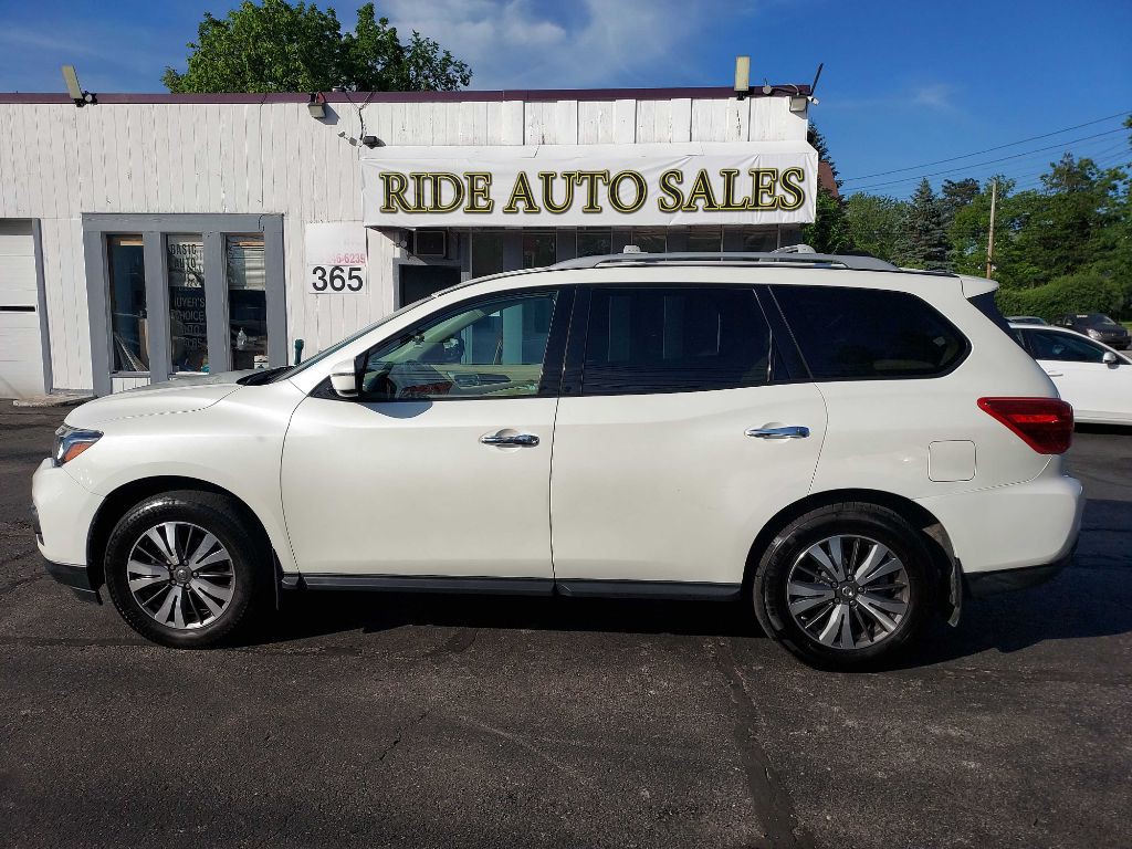 2017 Nissan Pathfinder Image 8