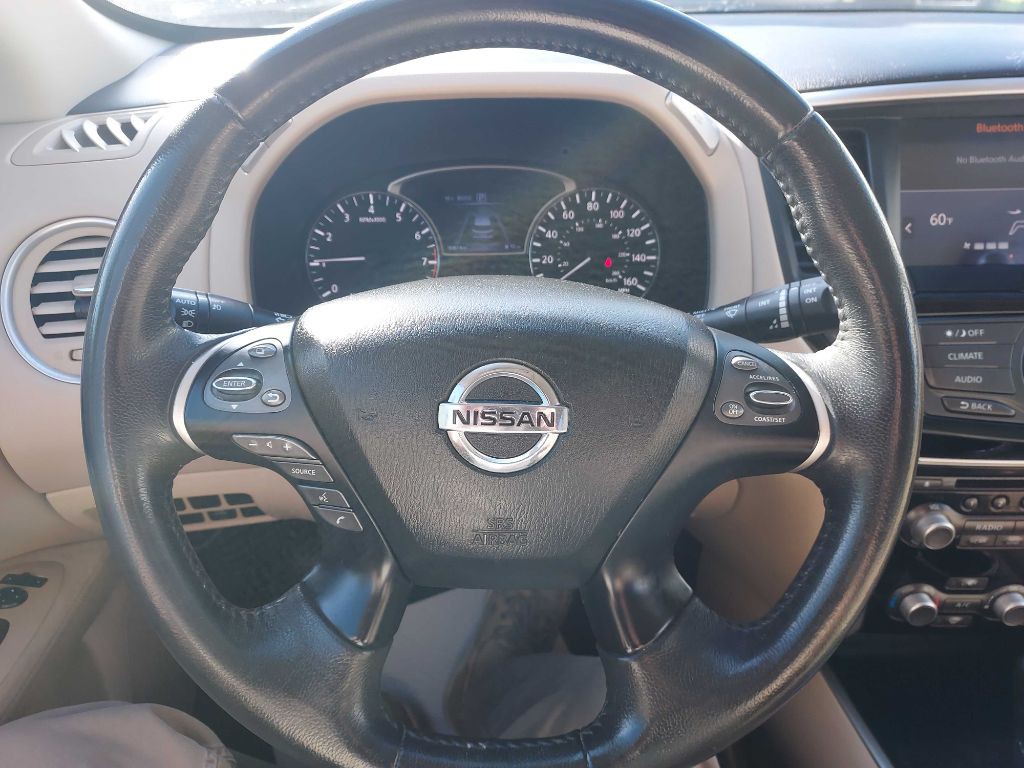 2017 Nissan Pathfinder Image 19