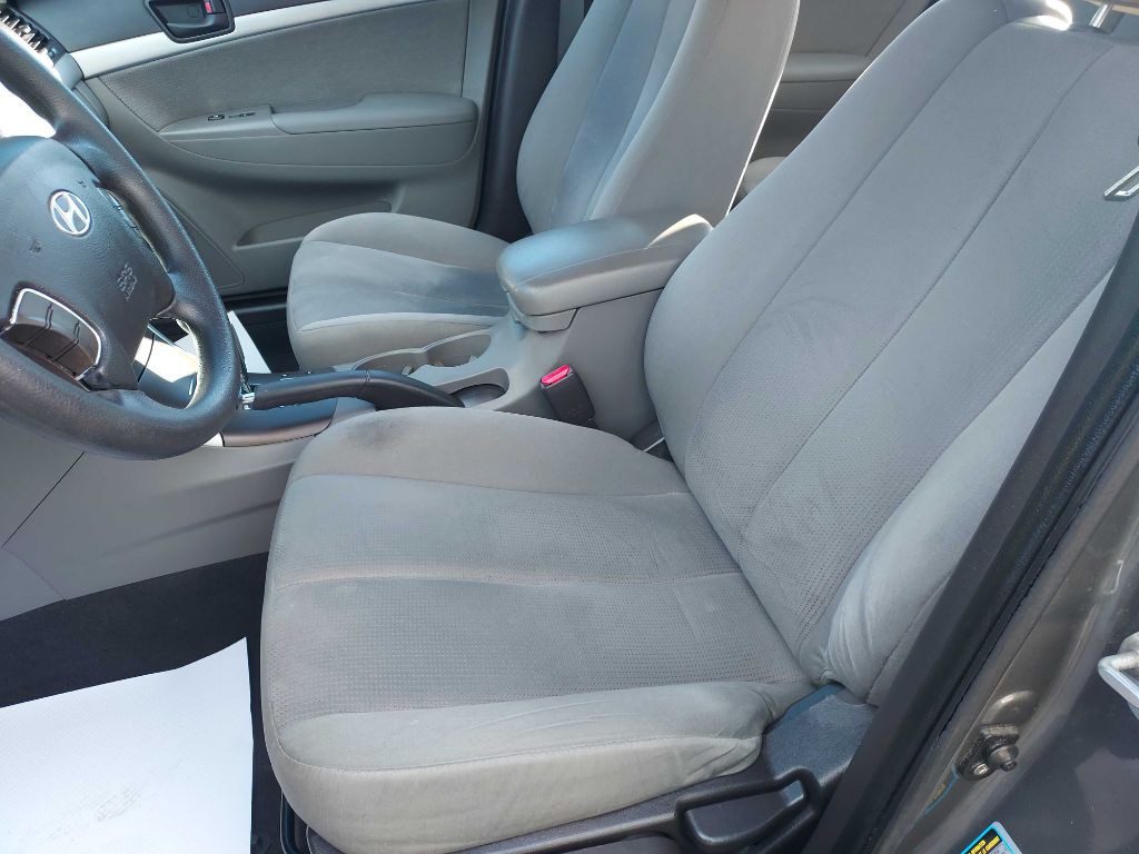2010 Hyundai Sonata Image 9