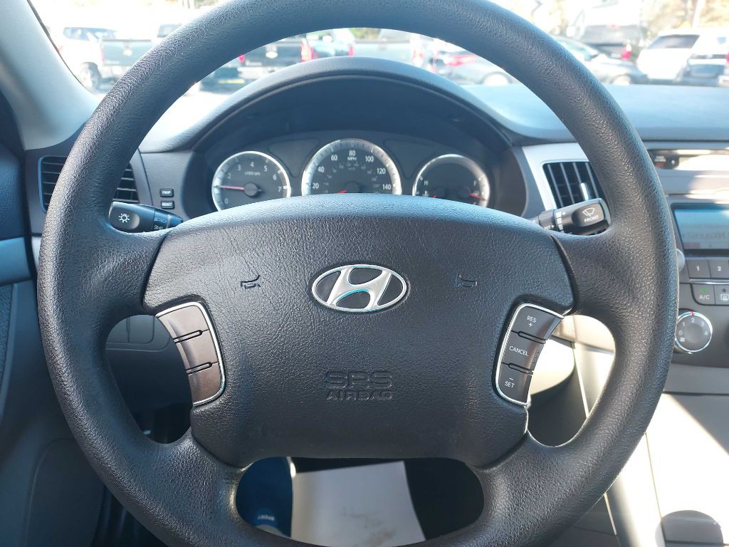 2010 Hyundai Sonata Image 17