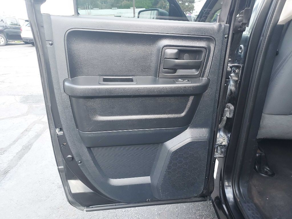 2016 RAM 1500 Image 12