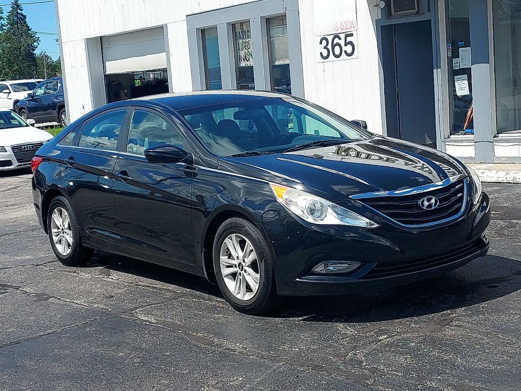 2013 Hyundai Sonata Image 2
