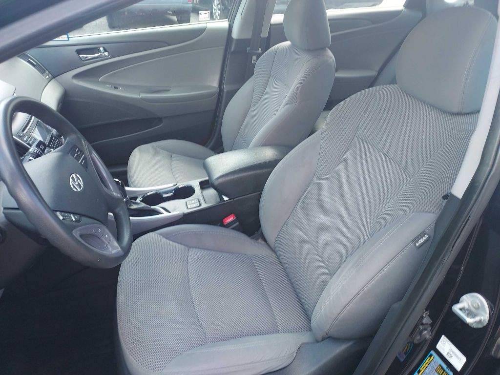 2013 Hyundai Sonata Image 9