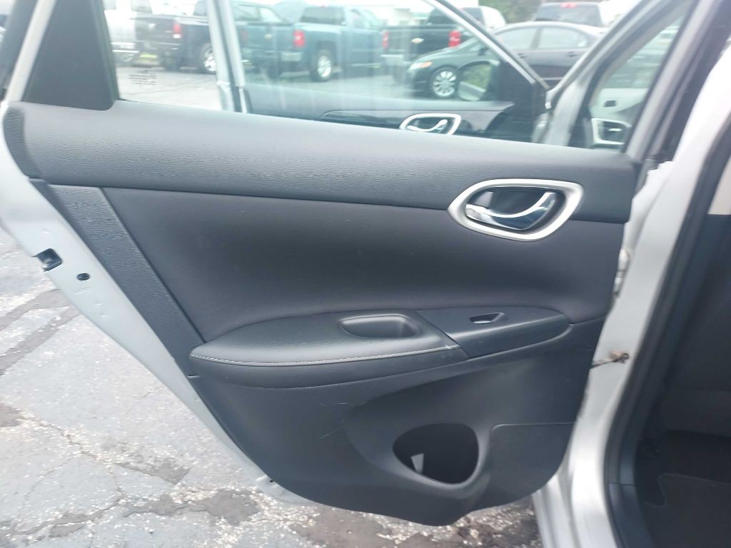 2017 Nissan Sentra Image 12