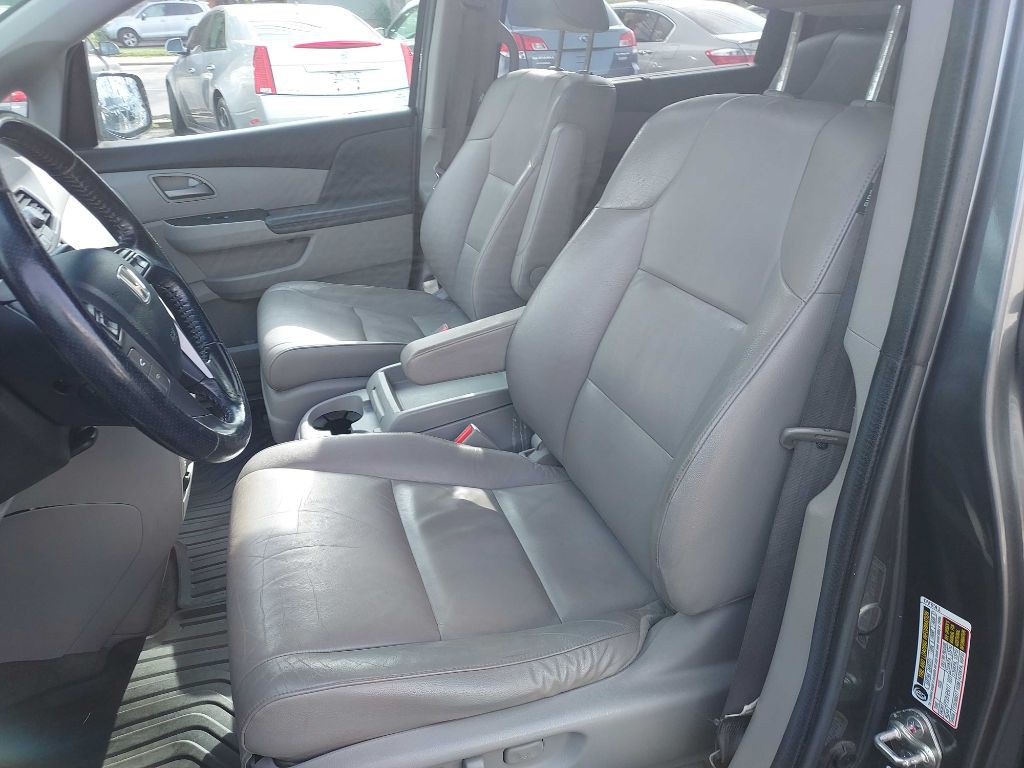 2013 Honda Odyssey Image 8