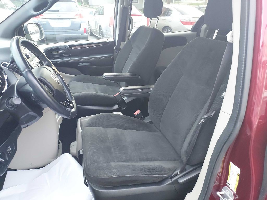 2016 Dodge Grand Caravan Image 9