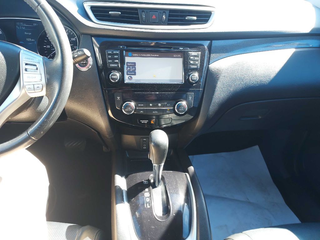 2015 Nissan Rogue Image 16
