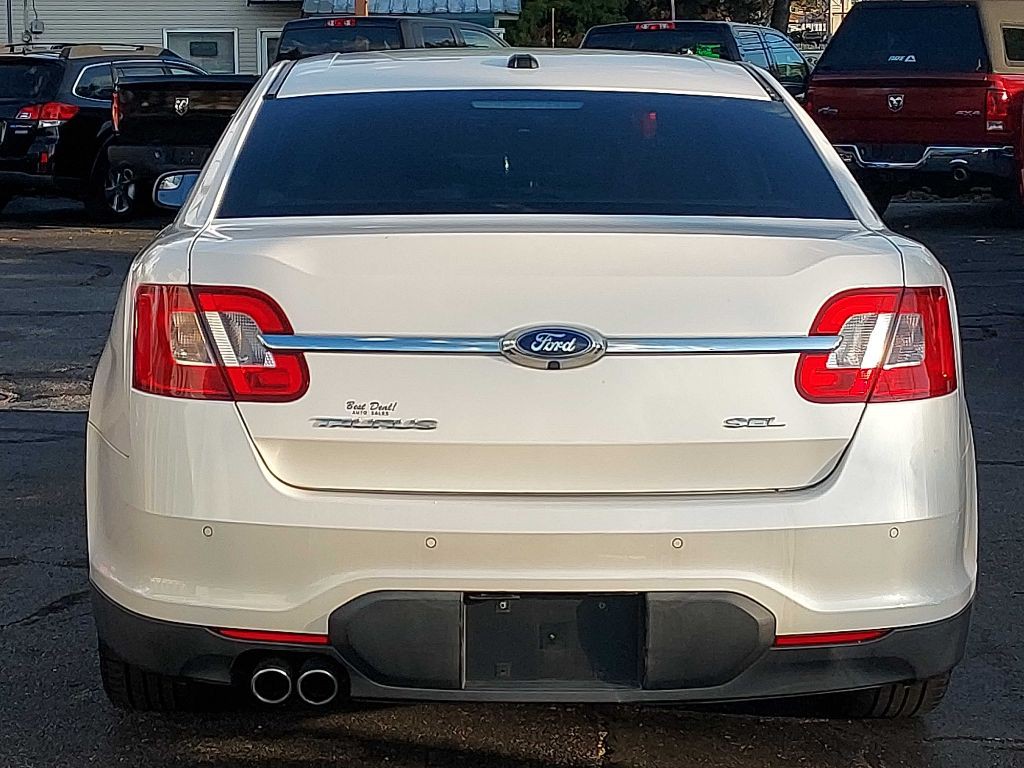 2012 Ford Taurus Image 8