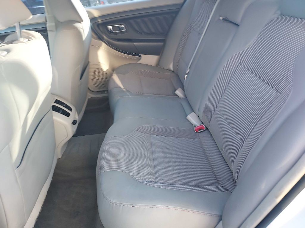 2012 Ford Taurus Image 11