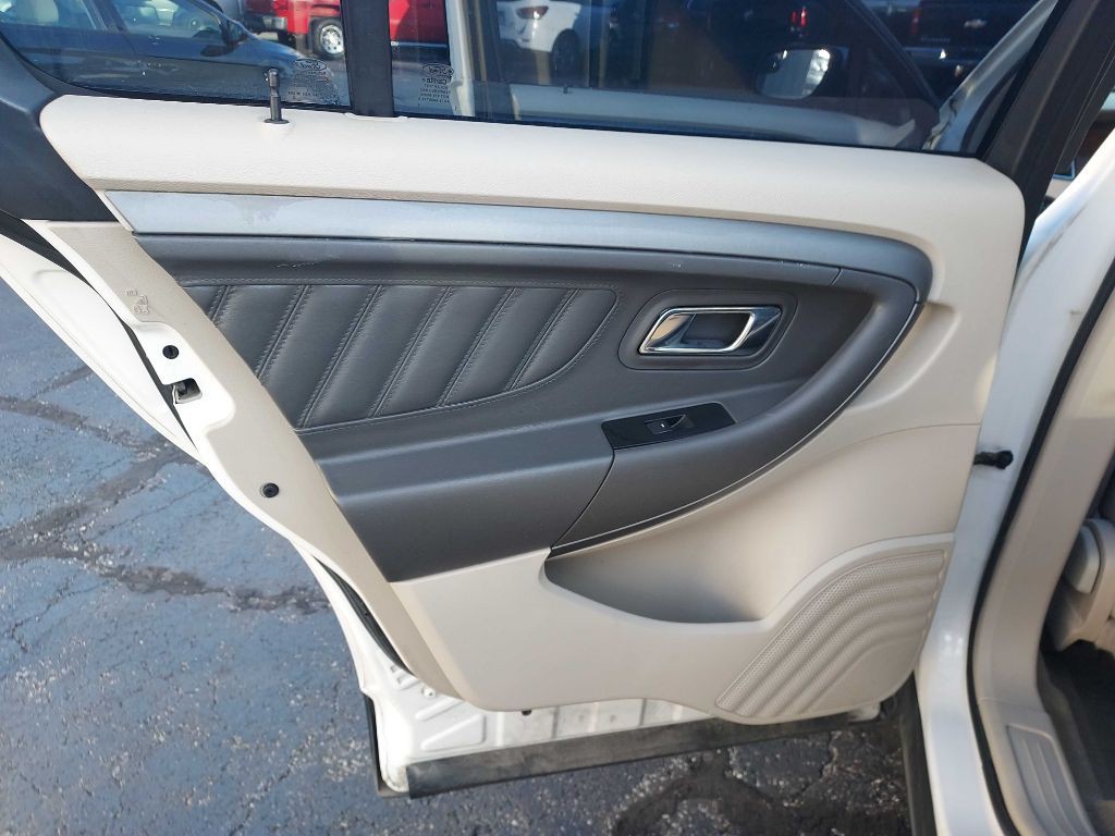 2012 Ford Taurus Image 12