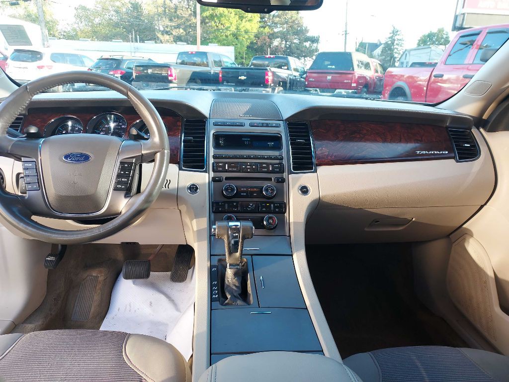 2012 Ford Taurus Image 17