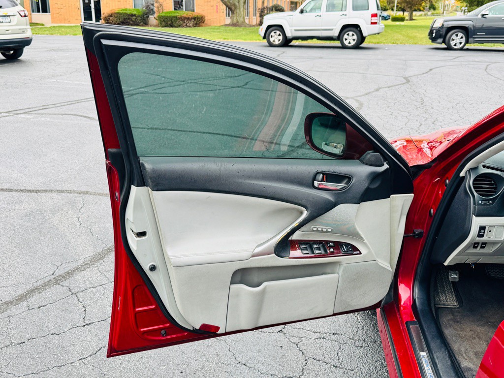 2007 Lexus IS 250 Image 9
