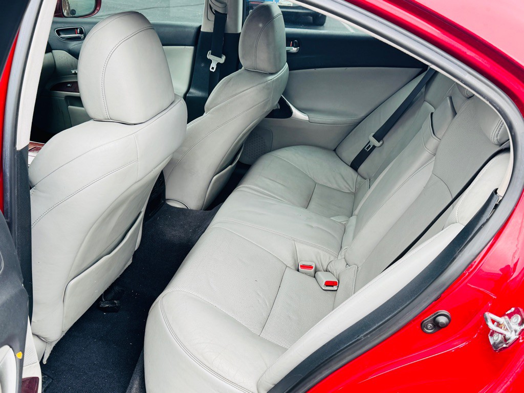 2007 Lexus IS 250 Image 10