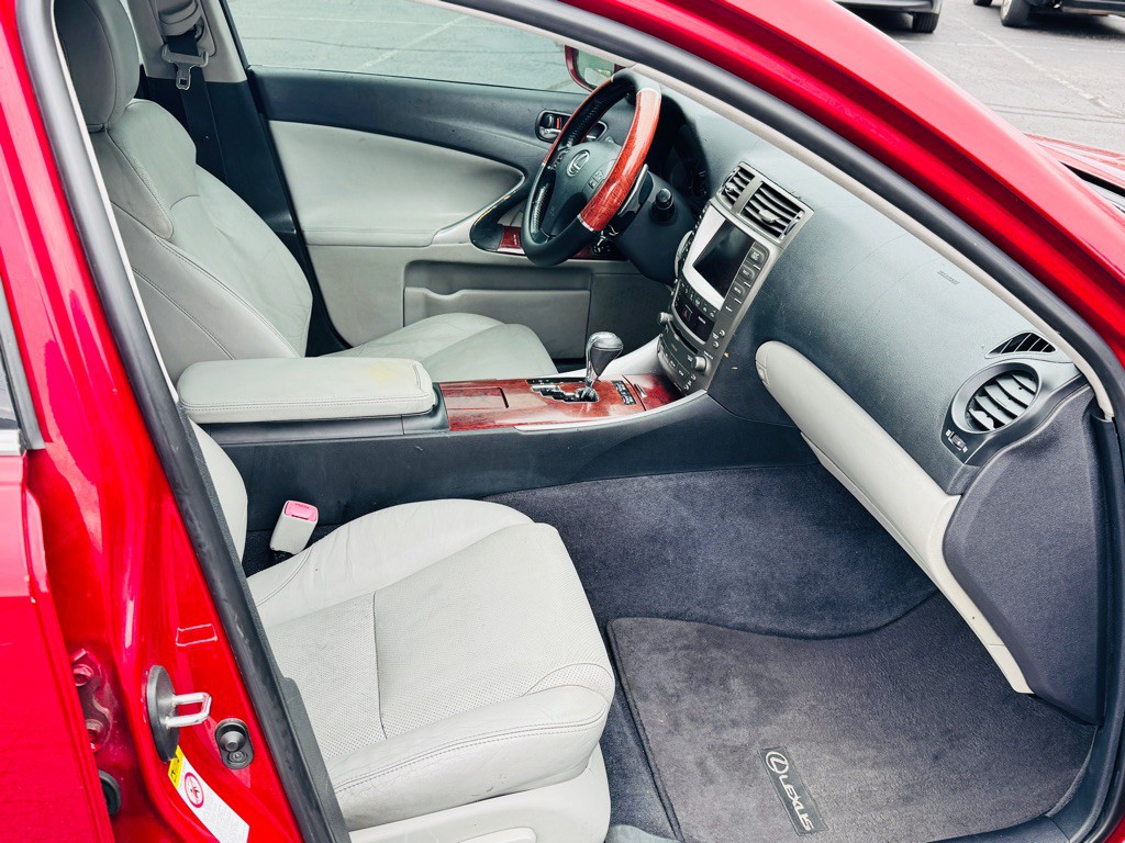 2007 Lexus IS 250 Image 12