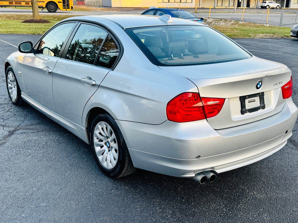 2009 BMW 3 Series Image 3