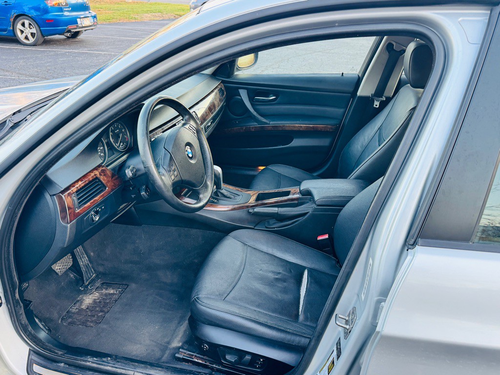 2009 BMW 3 Series Image 10