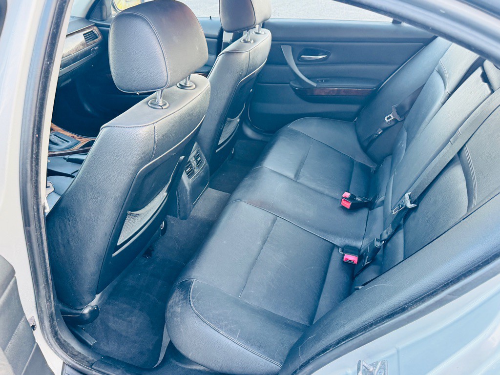 2009 BMW 3 Series Image 11