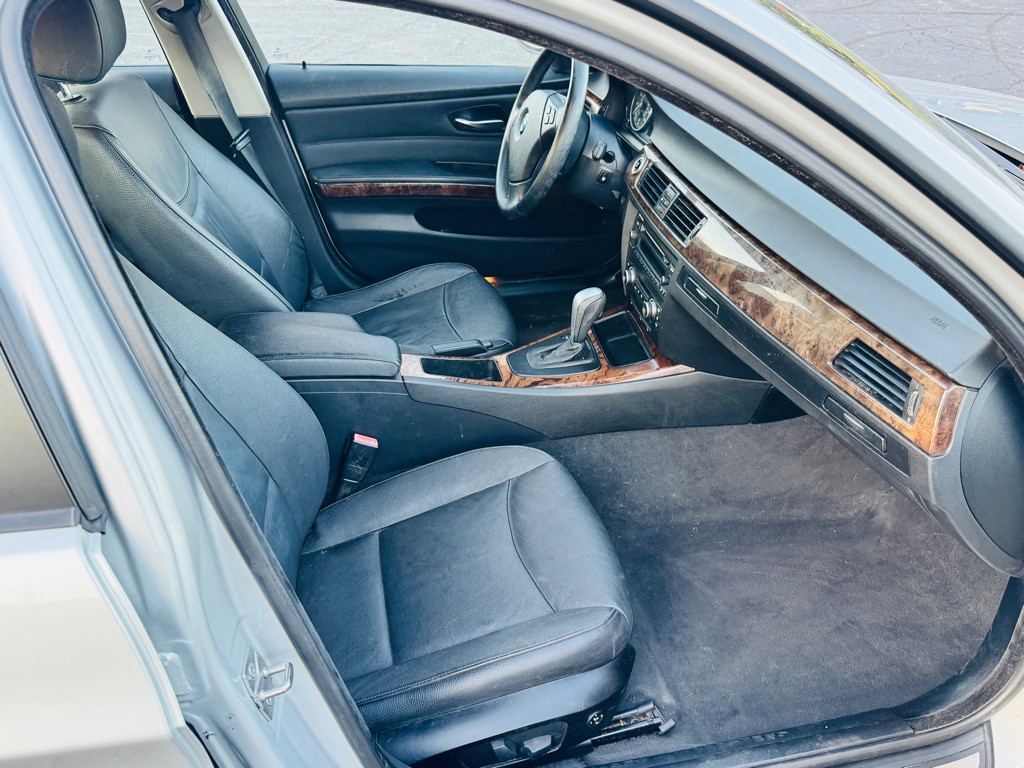 2009 BMW 3 Series Image 14