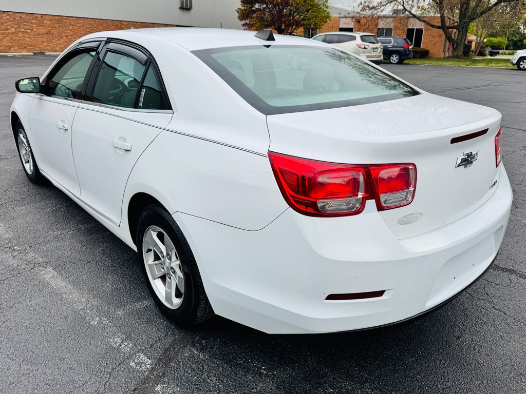 2013 Chevrolet Malibu Image 3