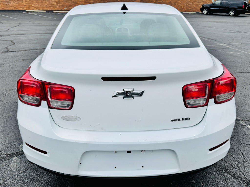 2013 Chevrolet Malibu Image 4