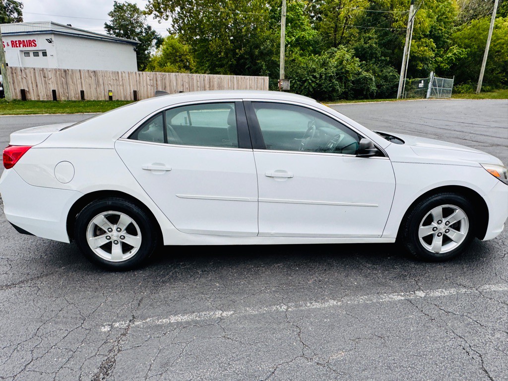 2013 Chevrolet Malibu Image 6