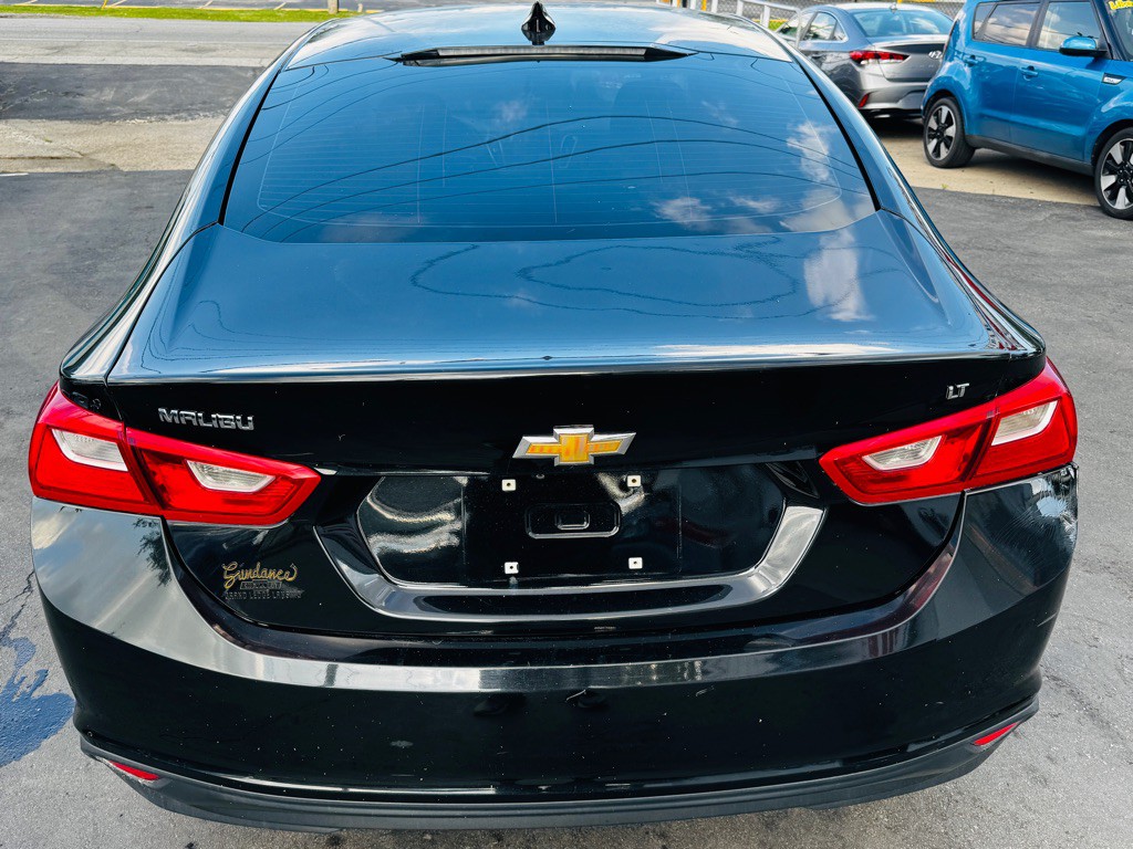2016 Chevrolet Malibu Image 4