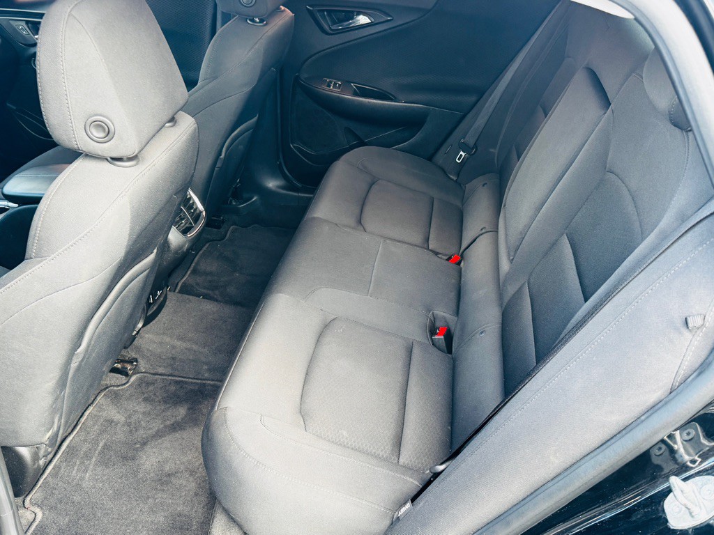 2016 Chevrolet Malibu Image 11