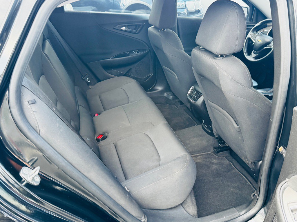 2016 Chevrolet Malibu Image 12